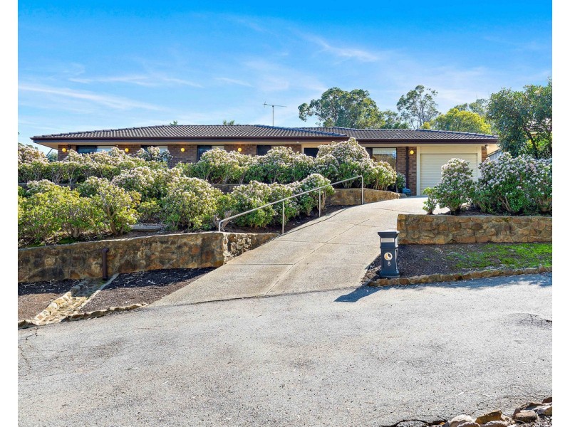 8 Ophelia Grove, Mount Nasura WA 6112