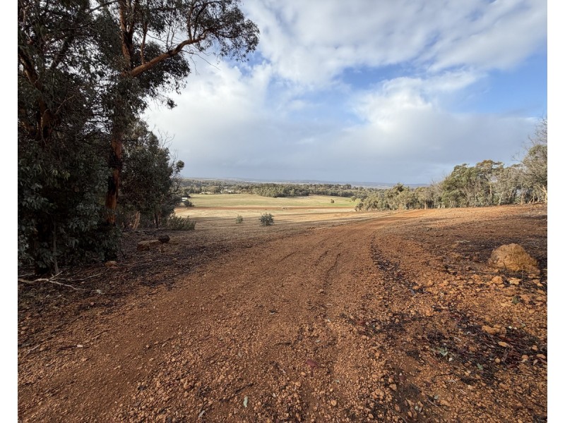 177 O’Connell Road, Wandering WA 6308