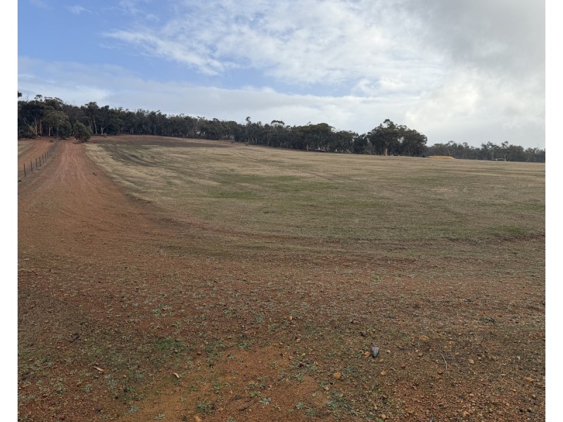 177 O’Connell Road, Wandering WA 6308