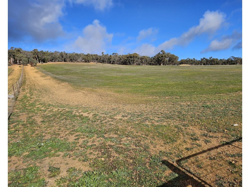 177 O’Connell Road, Wandering WA 6308