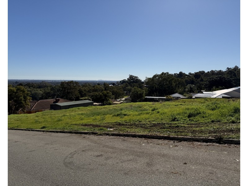 4 Chardonnay Grove, Mount Nasura WA 6112