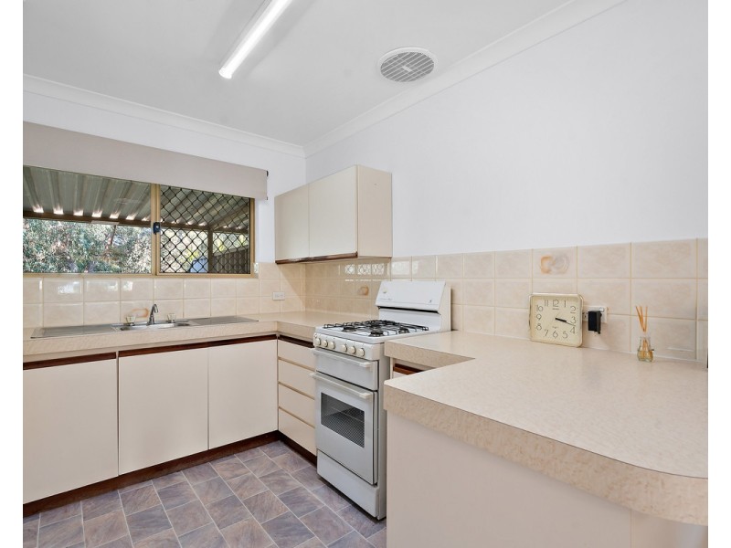 17/4 Page Road, Kelmscott WA 6111