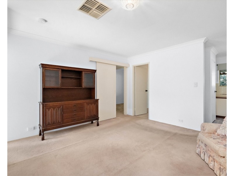 17/4 Page Road, Kelmscott WA 6111