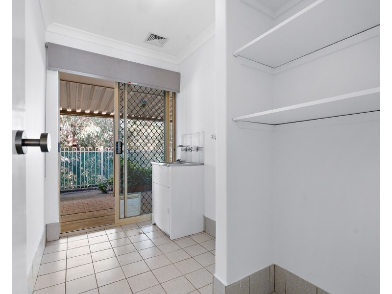 17/4 Page Road, Kelmscott WA 6111
