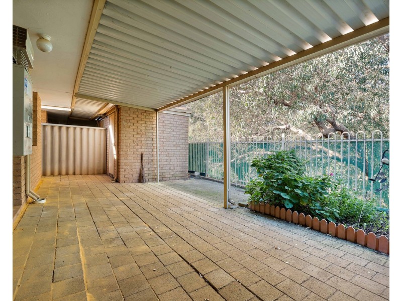17/4 Page Road, Kelmscott WA 6111