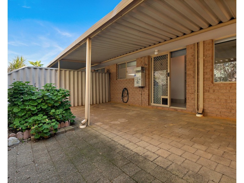 17/4 Page Road, Kelmscott WA 6111