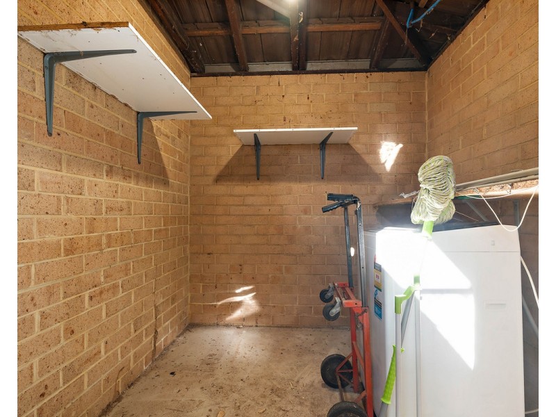 17/4 Page Road, Kelmscott WA 6111