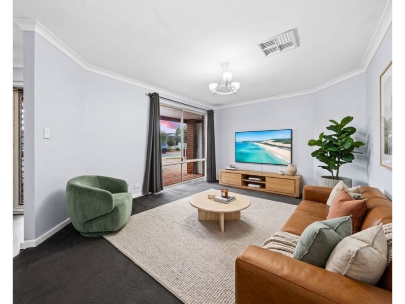 32 Prince Regent Boulevard, Gosnells WA 6110