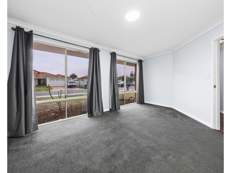 32 Prince Regent Boulevard, Gosnells WA 6110