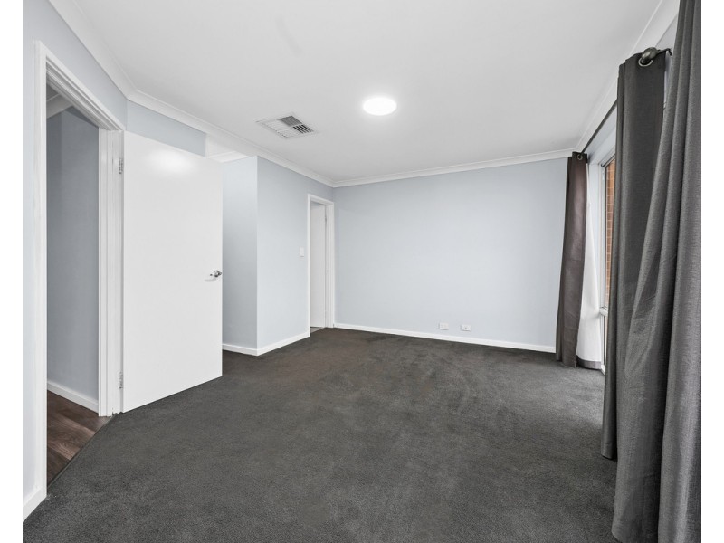 32 Prince Regent Boulevard, Gosnells WA 6110