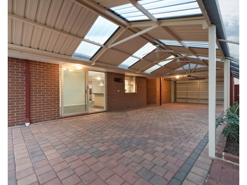 32 Prince Regent Boulevard, Gosnells WA 6110