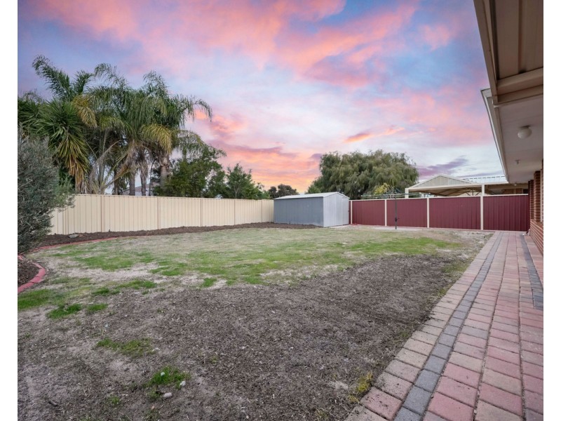 32 Prince Regent Boulevard, Gosnells WA 6110