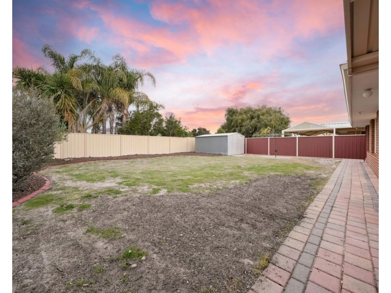 32 Prince Regent Boulevard, Gosnells WA 6110