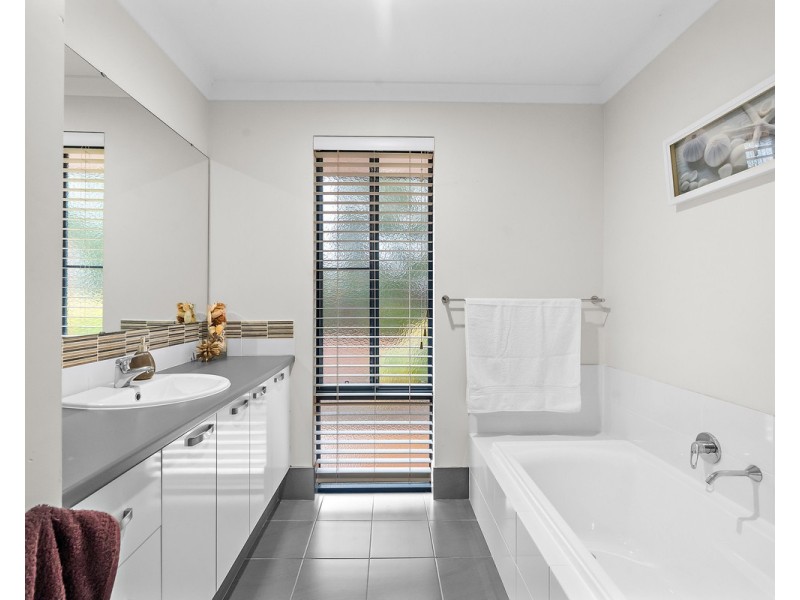 24 Meldrum Loop, Bedfordale WA 6112