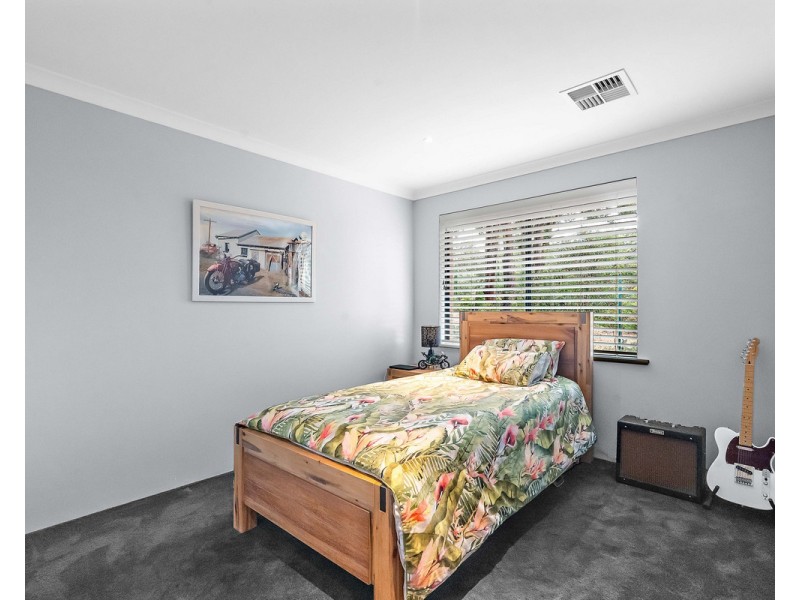 24 Meldrum Loop, Bedfordale WA 6112