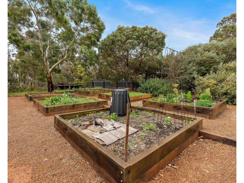 24 Meldrum Loop, Bedfordale WA 6112