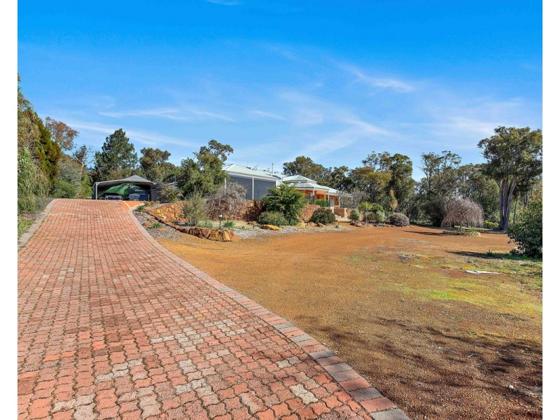5 Kimber Rise, Bedfordale WA 6112