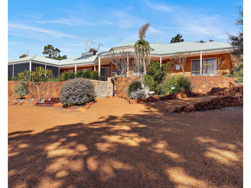 5 Kimber Rise, Bedfordale WA 6112