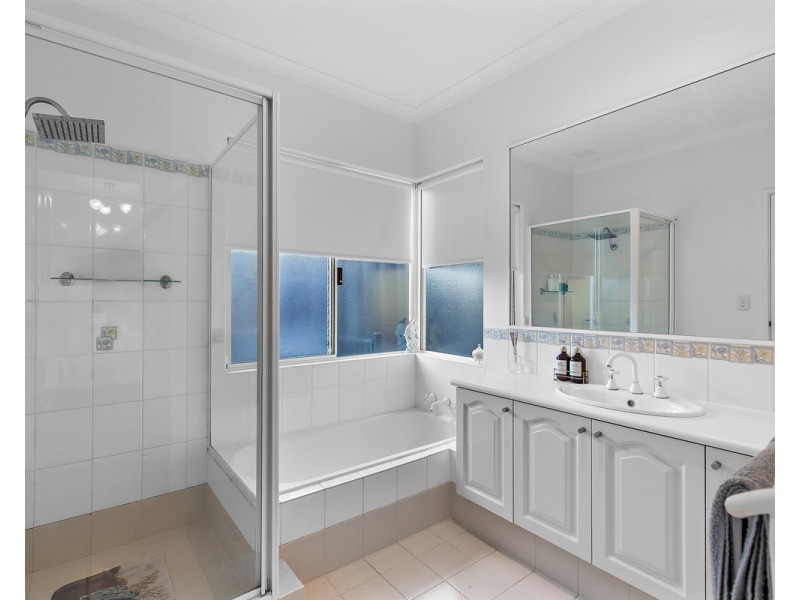 5 Kimber Rise, Bedfordale WA 6112