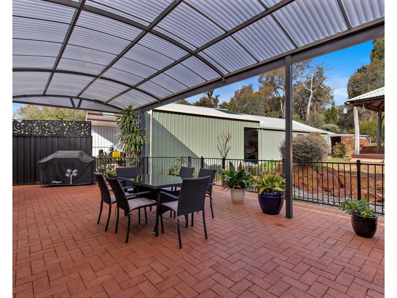 5 Kimber Rise, Bedfordale WA 6112