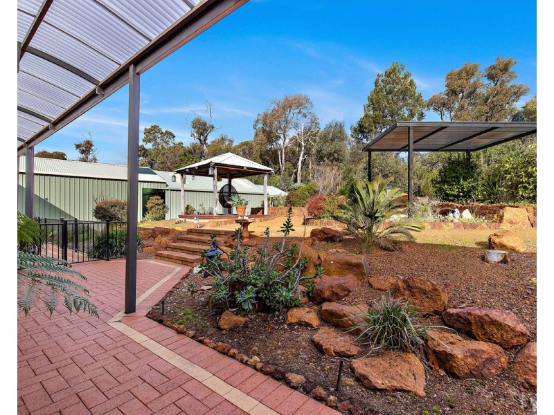5 Kimber Rise, Bedfordale WA 6112