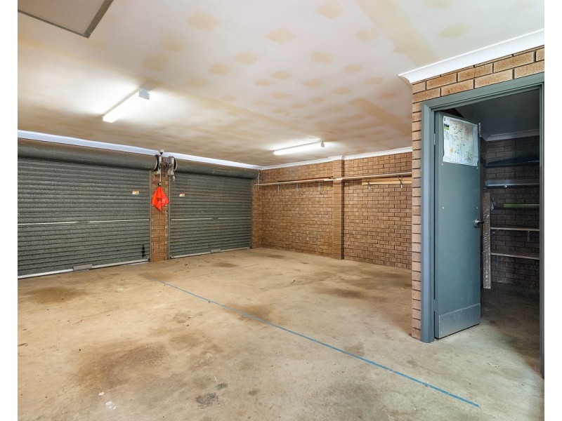 98 Amethyst Crescent, Mount Richon WA 6112