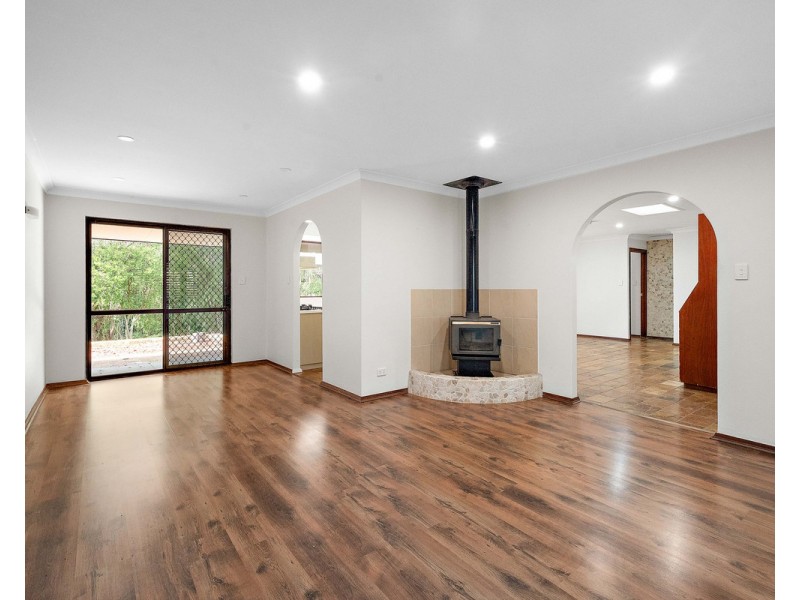98 Amethyst Crescent, Mount Richon WA 6112