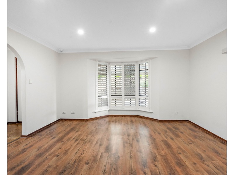 98 Amethyst Crescent, Mount Richon WA 6112