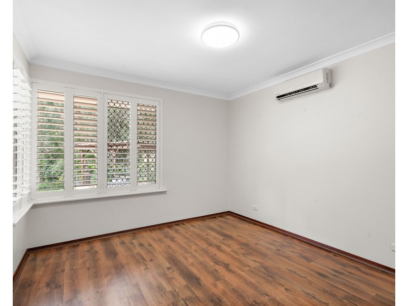 98 Amethyst Crescent, Mount Richon WA 6112