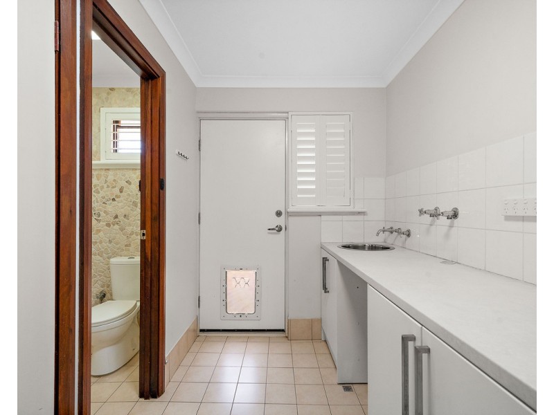 98 Amethyst Crescent, Mount Richon WA 6112