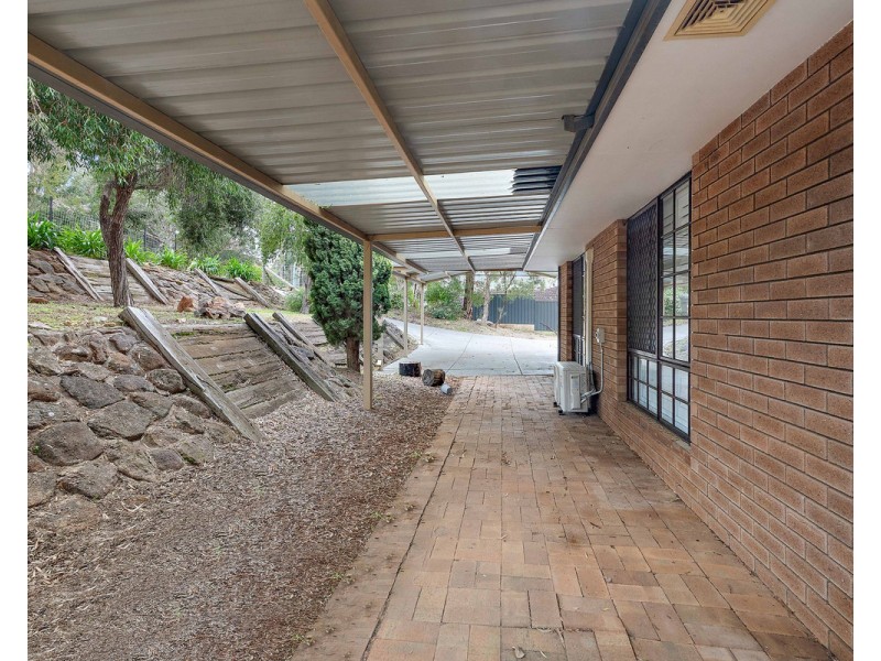 98 Amethyst Crescent, Mount Richon WA 6112