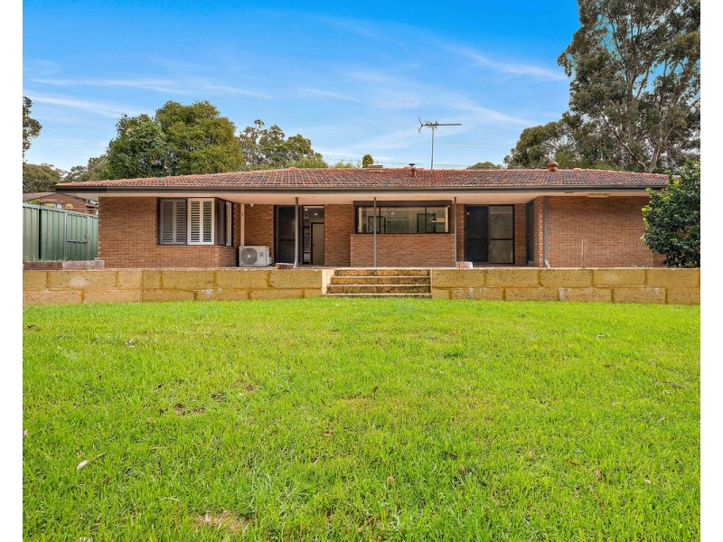 98 Amethyst Crescent, Mount Richon WA 6112