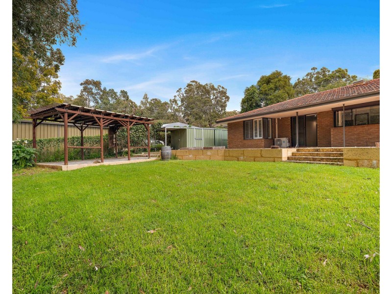98 Amethyst Crescent, Mount Richon WA 6112