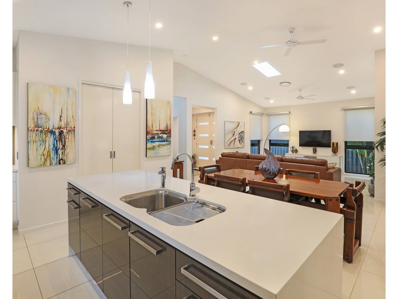 5/596 David Low Way, Pacific Paradise QLD 4564