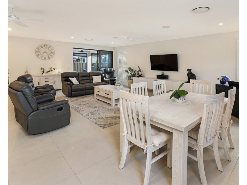 99/596 David Low Way, Pacific Paradise QLD 4564