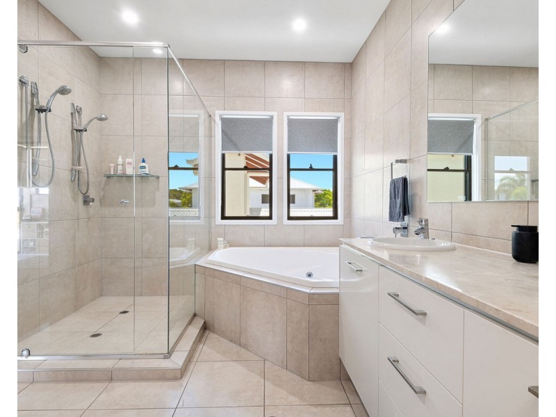 7/115 Peregian Springs Drive, Peregian Springs QLD 4573