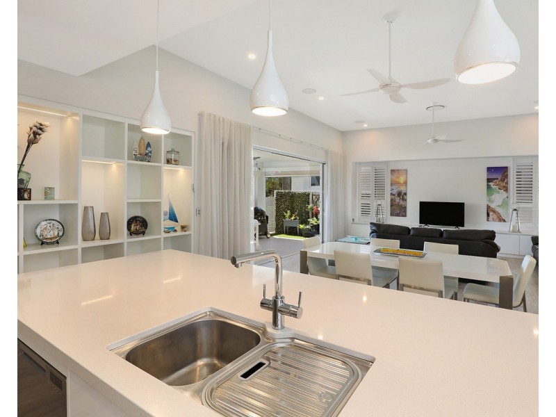 61/40 Menzies Drive, Pacific Paradise QLD 4564