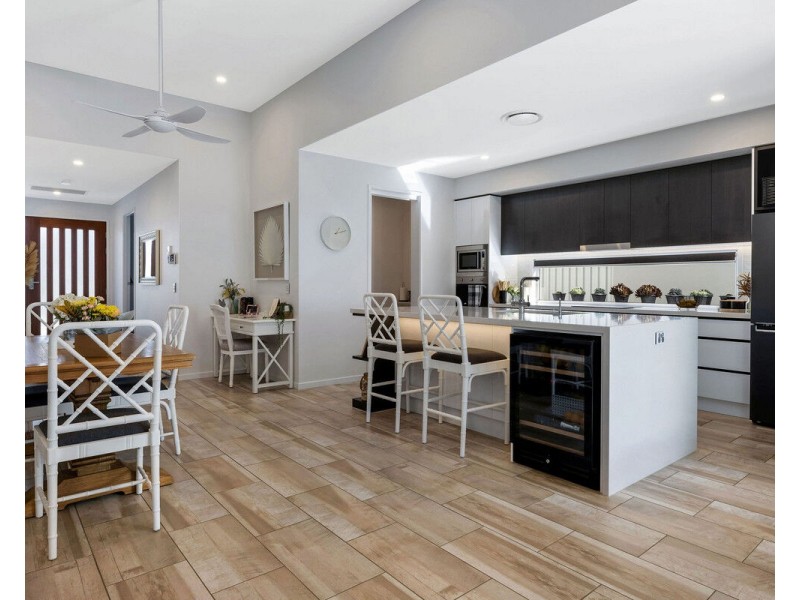 60/40 Menzies Drive, Pacific Paradise QLD 4564