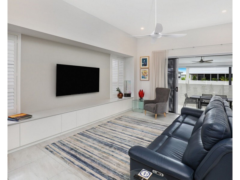 124/40 Menzies Drive, Pacific Paradise QLD 4564