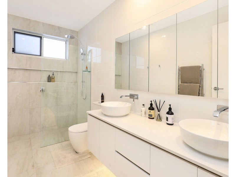 124/40 Menzies Drive, Pacific Paradise QLD 4564