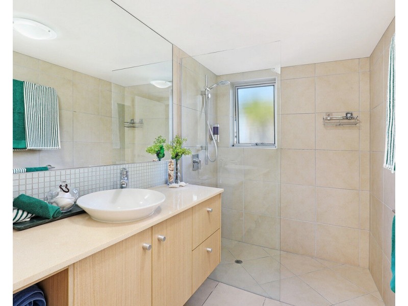 7 Grand Parade, Parrearra QLD 4575