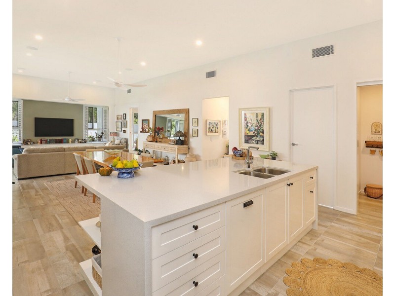 98/40 Menzies Drive, Pacific Paradise QLD 4564