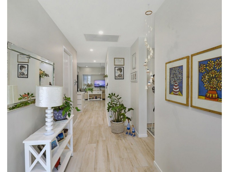 90/40 Menzies Drive, Pacific Paradise QLD 4564