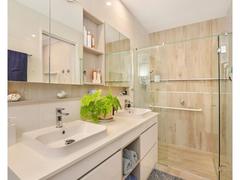 90/40 Menzies Drive, Pacific Paradise QLD 4564