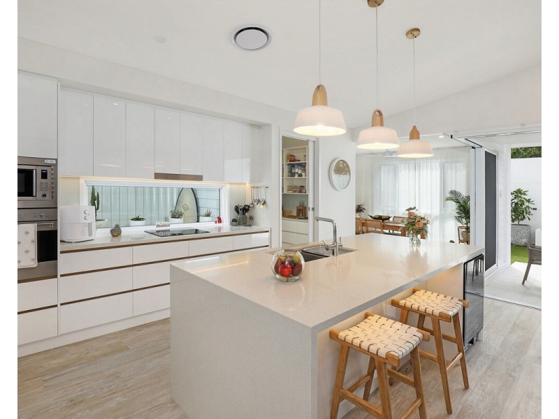 210/40 Menzies Drive, Pacific Paradise QLD 4564