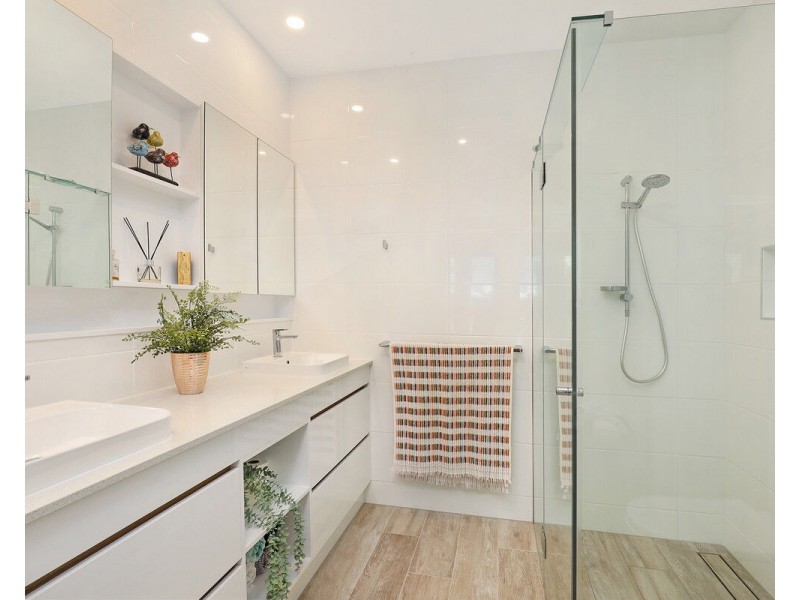 210/40 Menzies Drive, Pacific Paradise QLD 4564