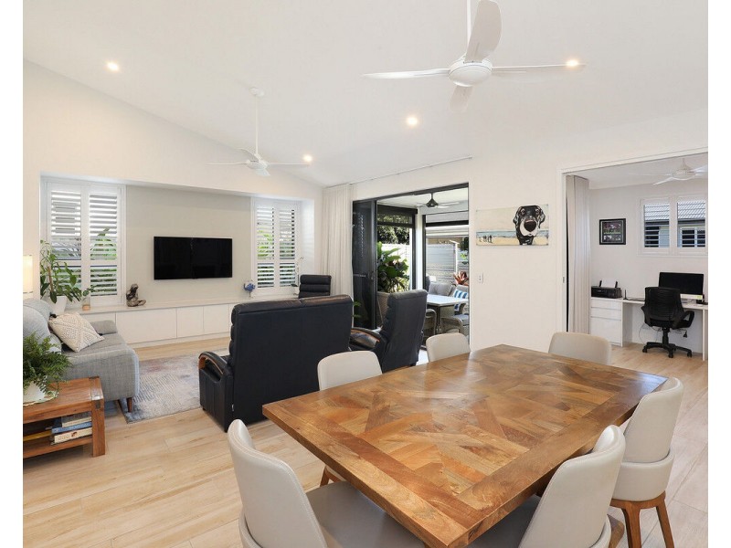 52/40 Menzies Drive, Pacific Paradise QLD 4564