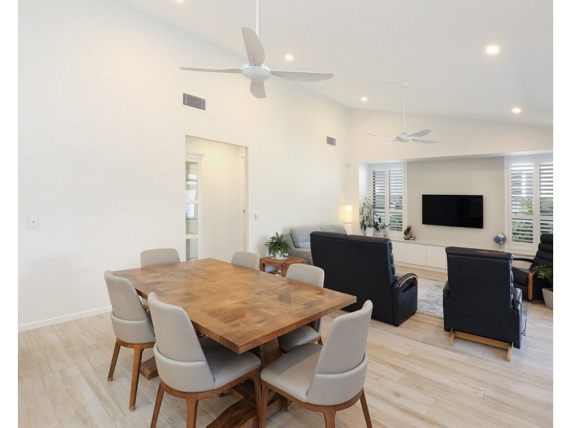 52/40 Menzies Drive, Pacific Paradise QLD 4564