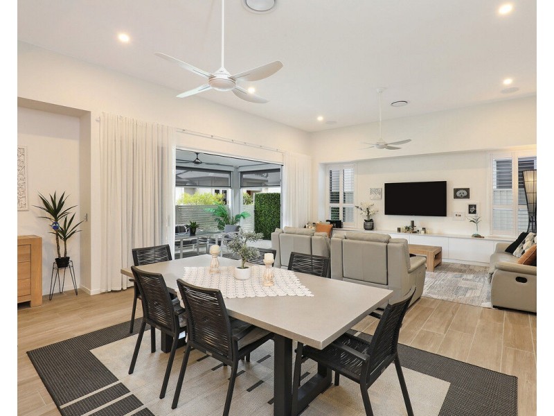 40/40 Menzies Drive, Pacific Paradise QLD 4564