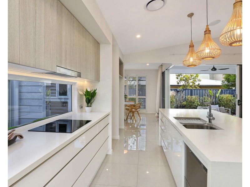 2/40 Menzies Drive, Pacific Paradise QLD 4564